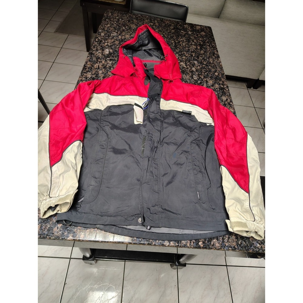QUEST Ski/Snowboarding Coat. Size Small. Waterproof.